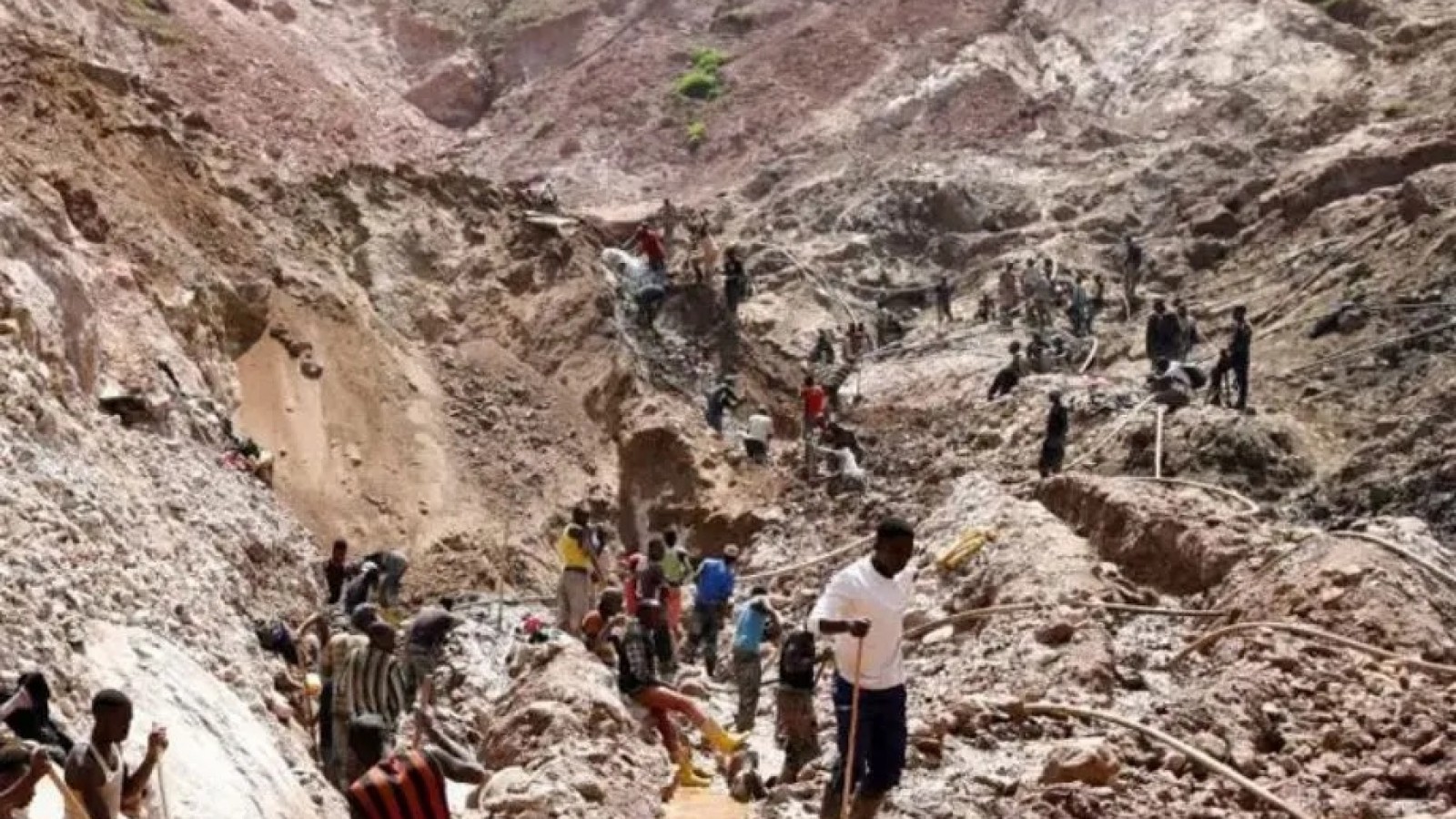 Al menos 73 muertos por un derrumbe de una mina de oro en Mali
